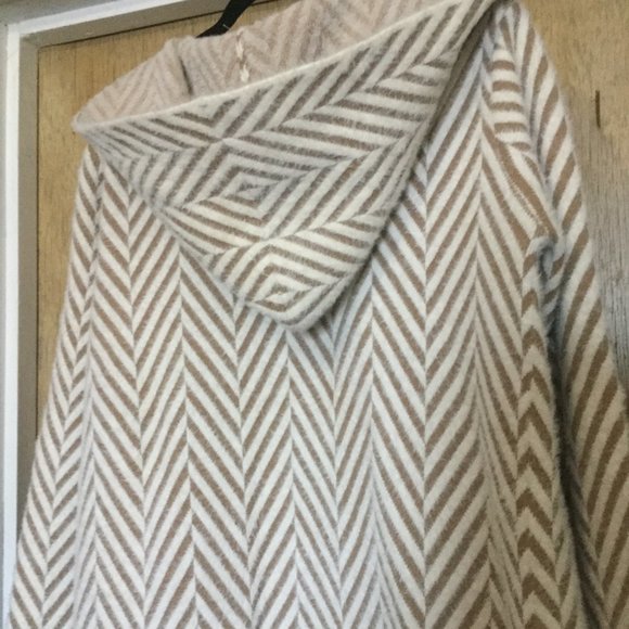 Point Zero open front cardigan hooded zigzag print size medium - Picture 3 of 5